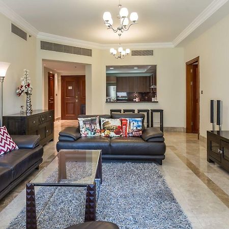 Beachfront Two Bedrooms On Palm Jumeirah By Deluxe Holiday Homes Dubai Eksteriør billede