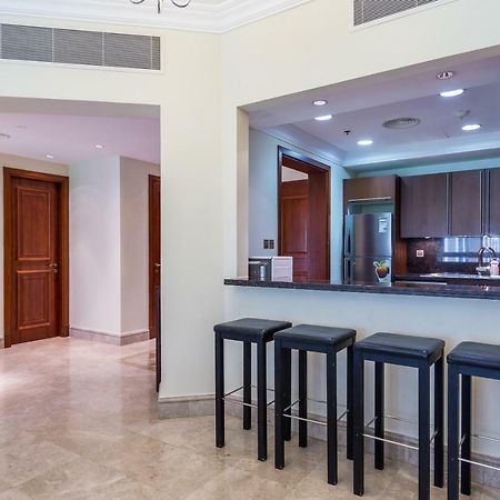 Beachfront Two Bedrooms On Palm Jumeirah By Deluxe Holiday Homes Dubai Eksteriør billede