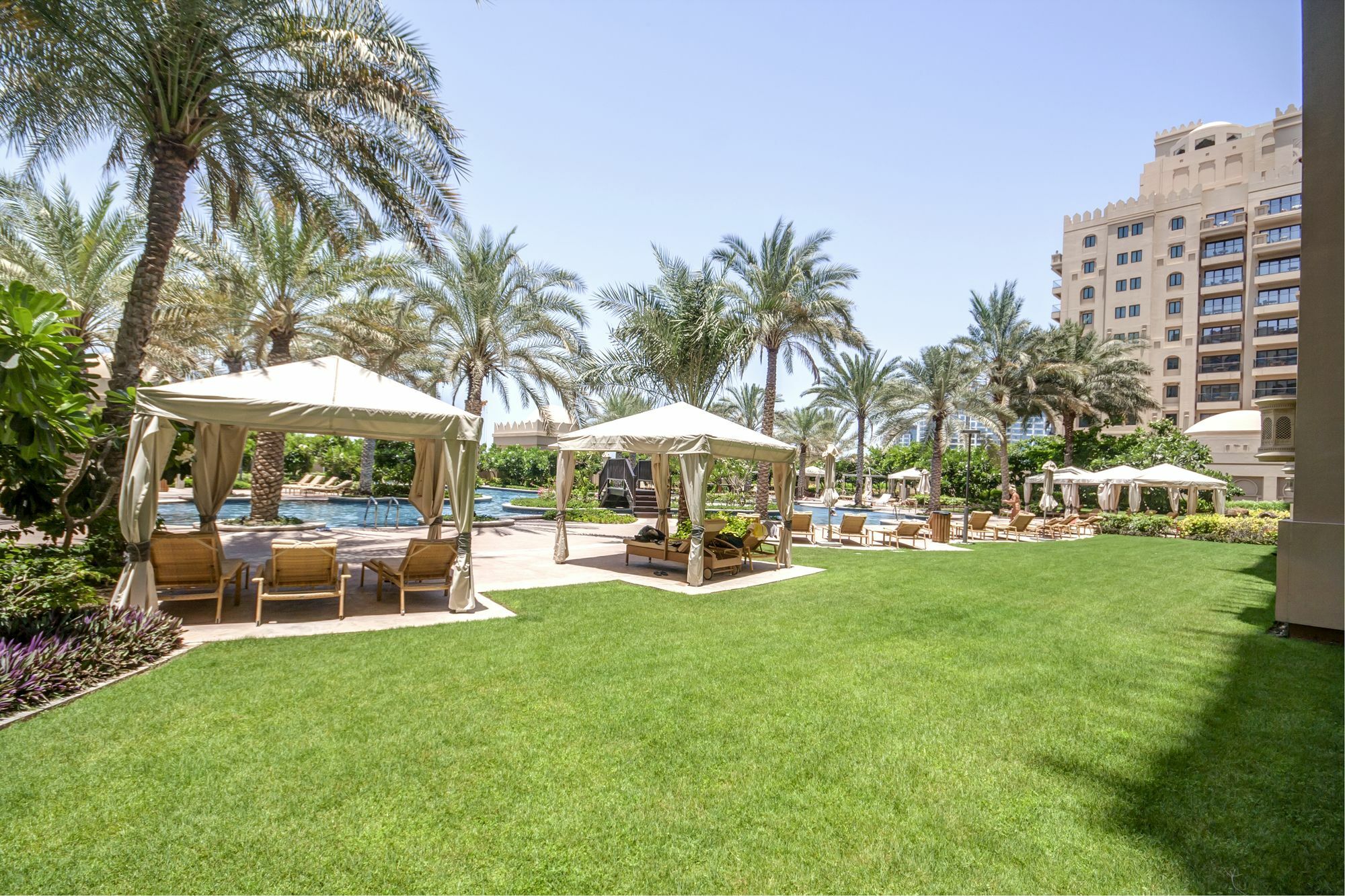 Beachfront Two Bedrooms On Palm Jumeirah By Deluxe Holiday Homes Dubai Eksteriør billede
