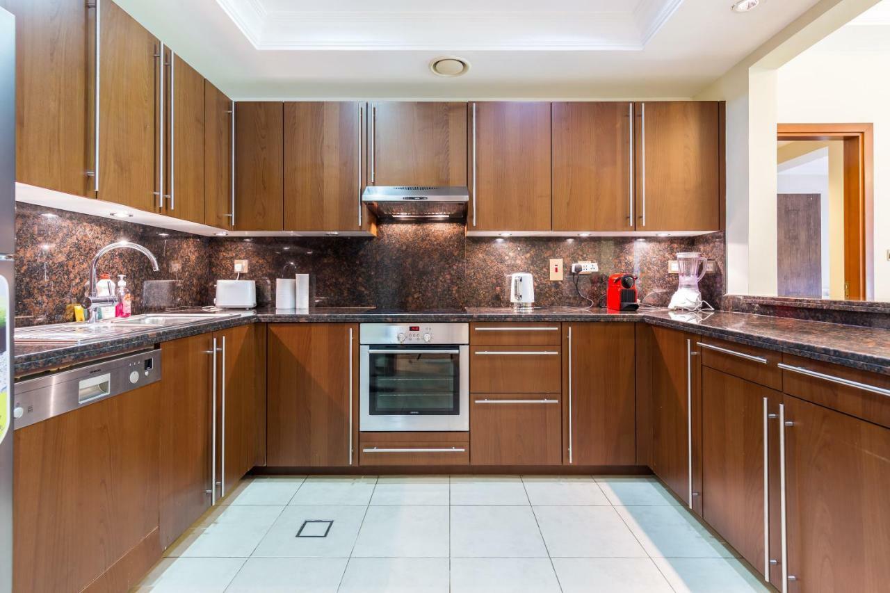 Beachfront Two Bedrooms On Palm Jumeirah By Deluxe Holiday Homes Dubai Eksteriør billede