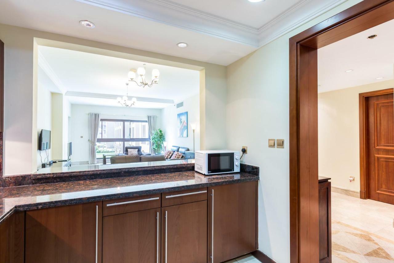 Beachfront Two Bedrooms On Palm Jumeirah By Deluxe Holiday Homes Dubai Eksteriør billede