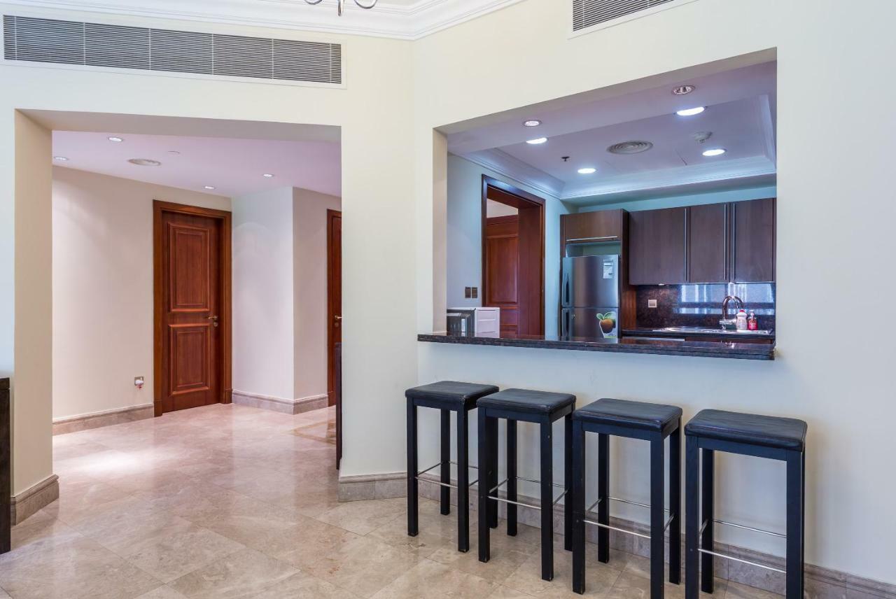 Beachfront Two Bedrooms On Palm Jumeirah By Deluxe Holiday Homes Dubai Eksteriør billede