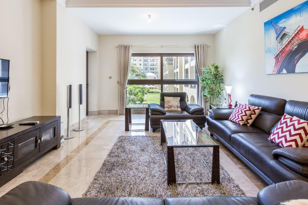 Beachfront Two Bedrooms On Palm Jumeirah By Deluxe Holiday Homes Dubai Eksteriør billede