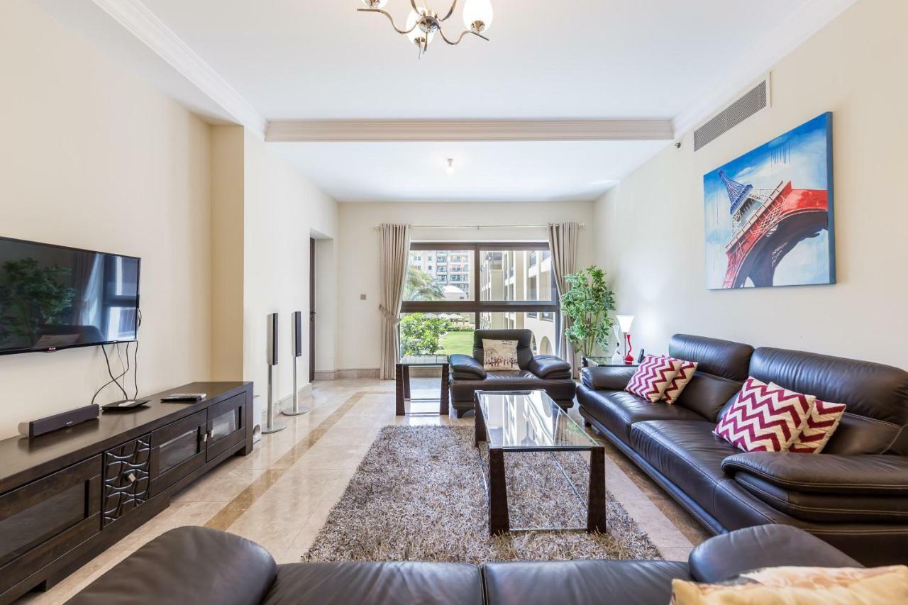 Beachfront Two Bedrooms On Palm Jumeirah By Deluxe Holiday Homes Dubai Eksteriør billede