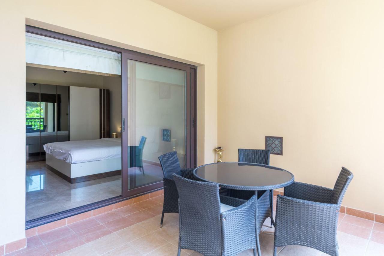 Beachfront Two Bedrooms On Palm Jumeirah By Deluxe Holiday Homes Dubai Eksteriør billede
