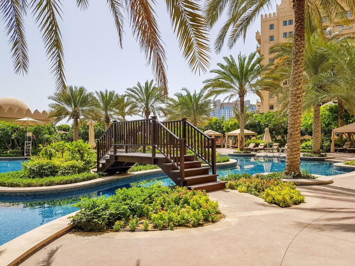 Beachfront Two Bedrooms On Palm Jumeirah By Deluxe Holiday Homes Dubai Eksteriør billede