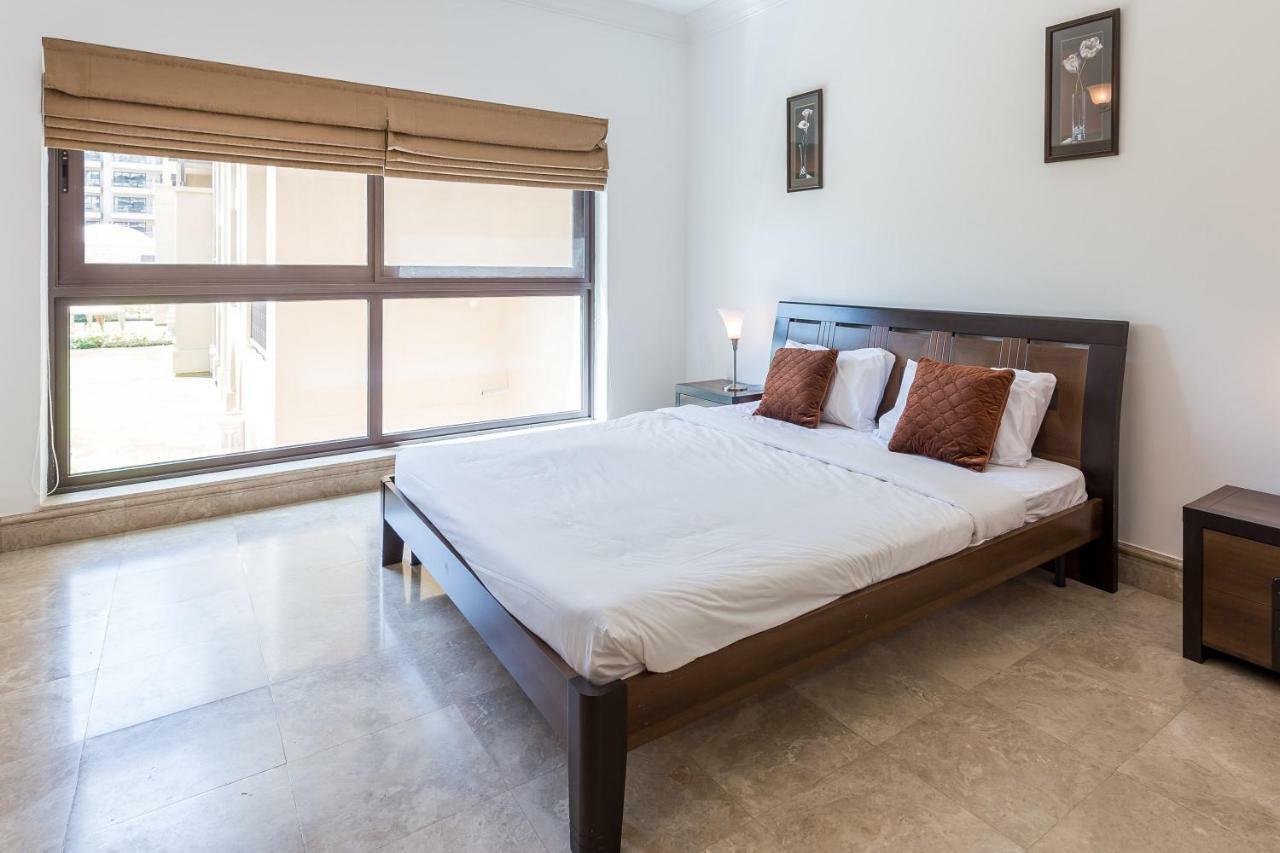 Beachfront Two Bedrooms On Palm Jumeirah By Deluxe Holiday Homes Dubai Eksteriør billede