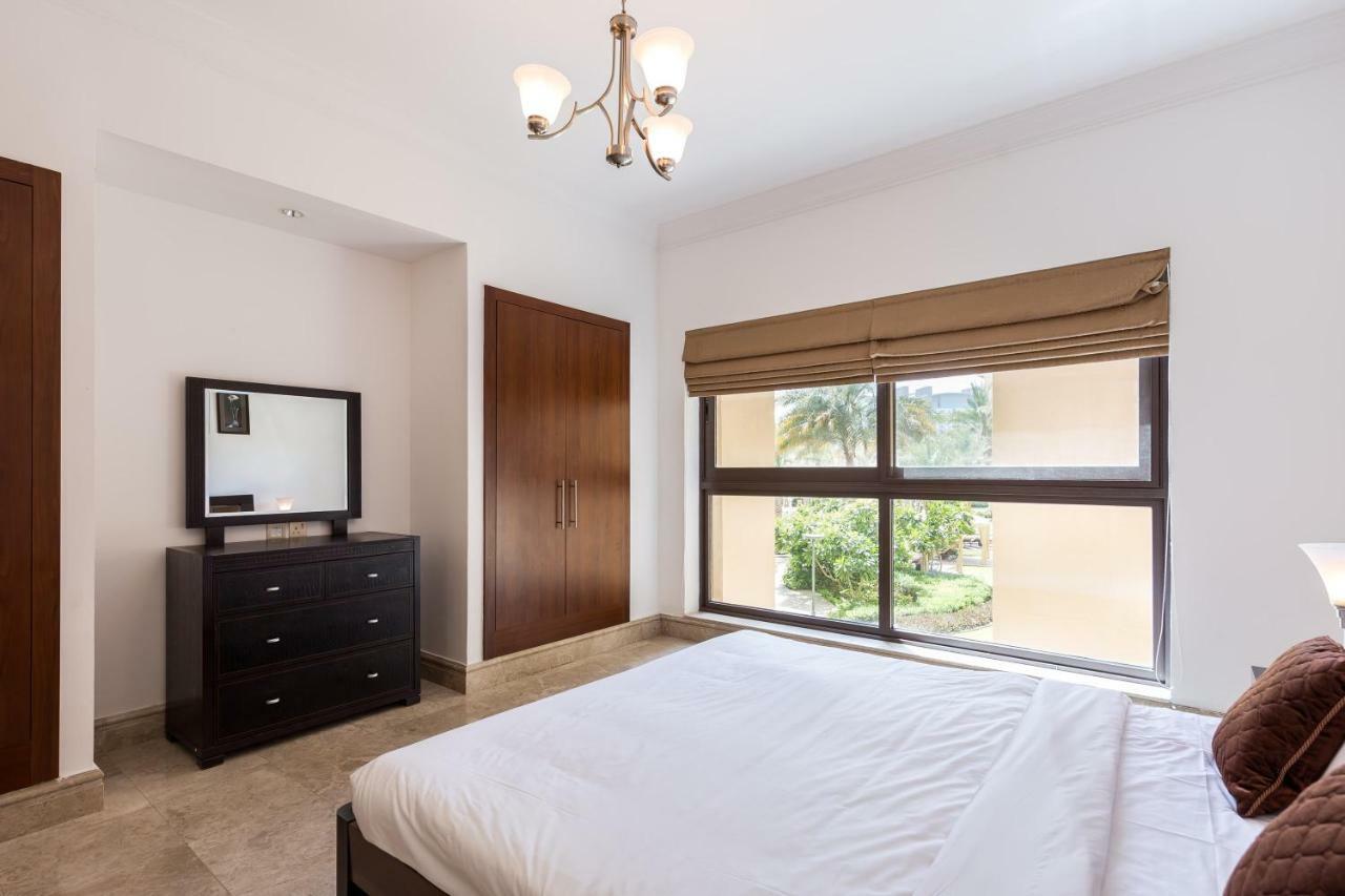 Beachfront Two Bedrooms On Palm Jumeirah By Deluxe Holiday Homes Dubai Eksteriør billede